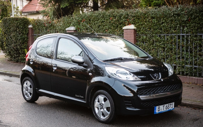 Peugeot 107 cena 8900 przebieg: 177000, rok produkcji 2009 z Szczecin małe 436